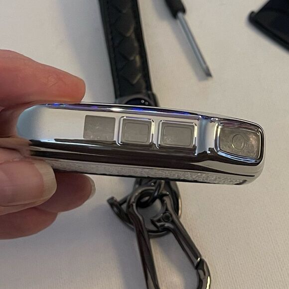Kia Key Fob Keychain, Black Leather with Logo & Key Fob Cover in Silver NWT - Picture 7 of 9